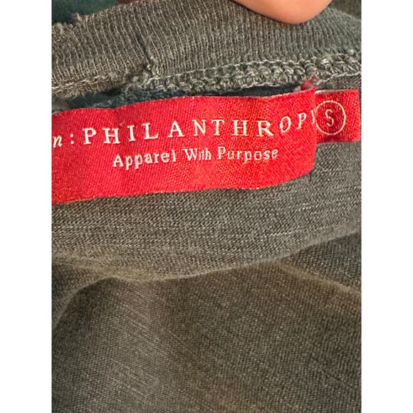 n:Philantropy gray short sleeves distressed lovely t shirt size Small - Picture 3 of 12